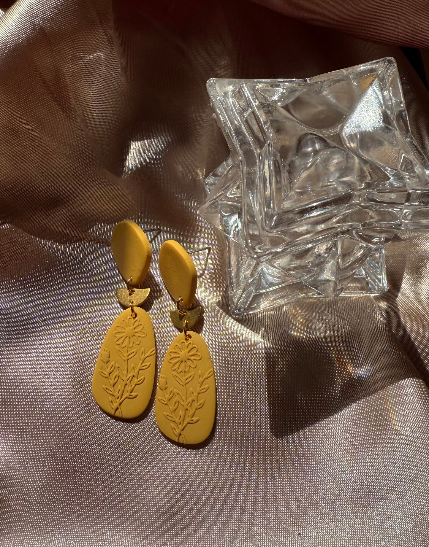 Daisy Dangles