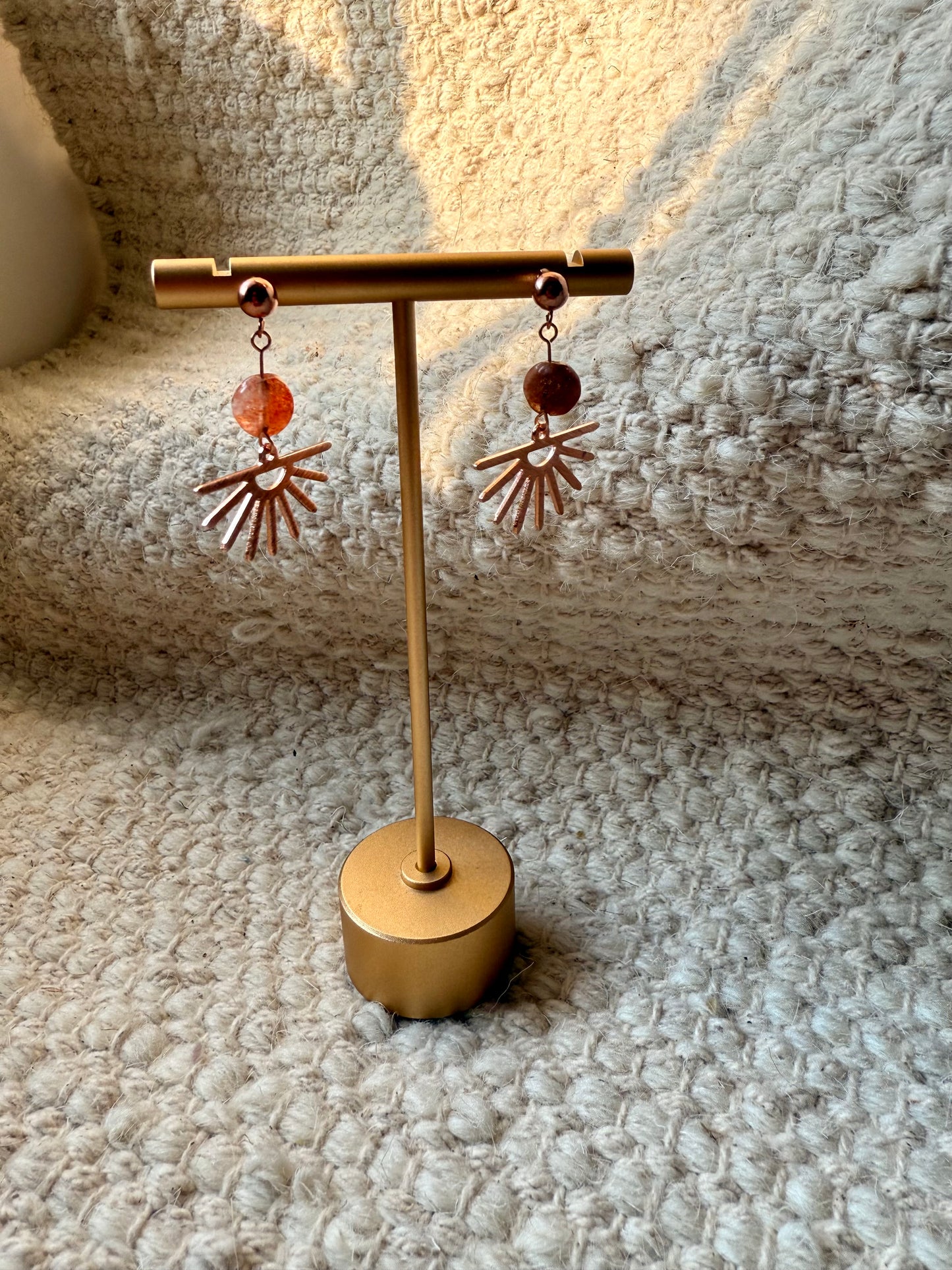 Sunlit Dangles